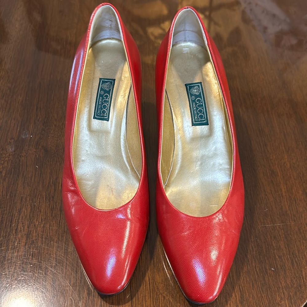 Gucci Vintage Classic Red Leather Mid Heel Pumps